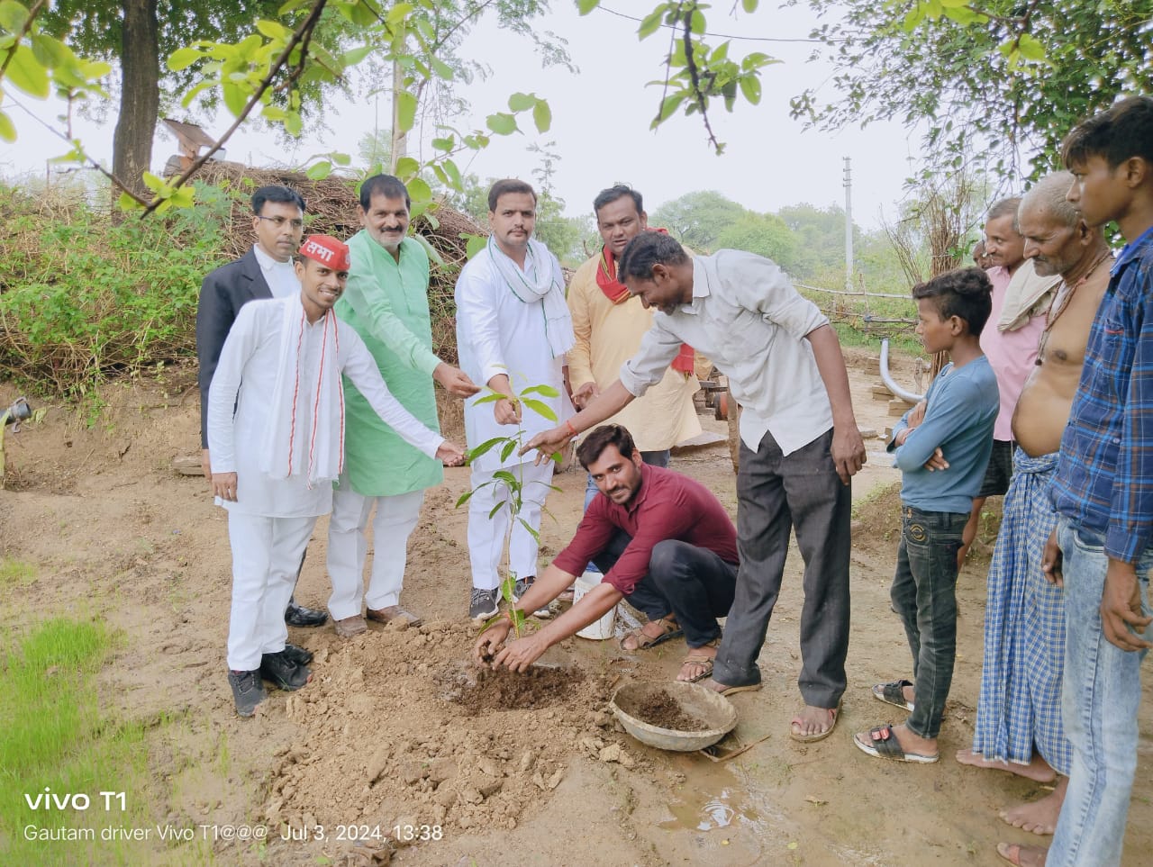 सपा जिलाध्यक्ष ने किया पीडीए पौधा रोपण