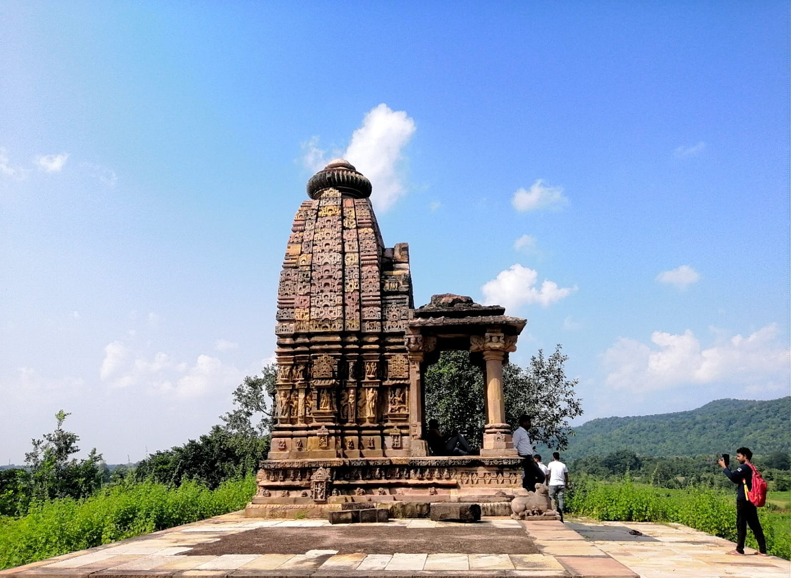 डकैतों की शरणस्थली रहा कोल्हुआ जंगल अब पर्यटन स्थल के रूप में बना रहा पहचान।